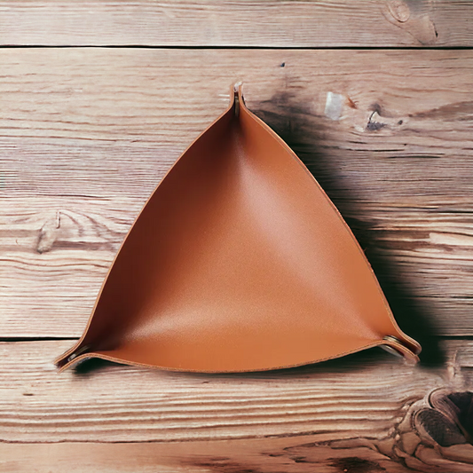 قاعدة جلدية مثلثة صغيرة Small Triangle Leather Tray