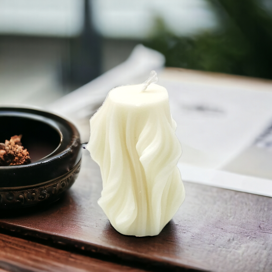 شمعة صغيرة مموجة Small Wavy Candle