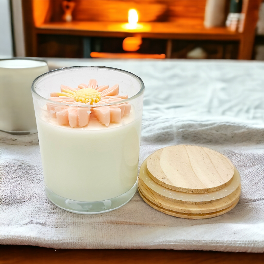 شمعة وسط في علبة زجاج مع غطاء Medium candle in a Glass Jar with a Lid