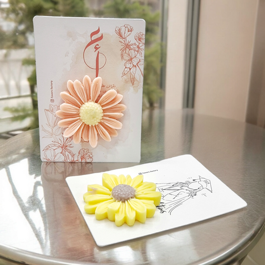 شمعة وردة صغيرة على بطاقة لاي ثيم Small flower Candle on Card